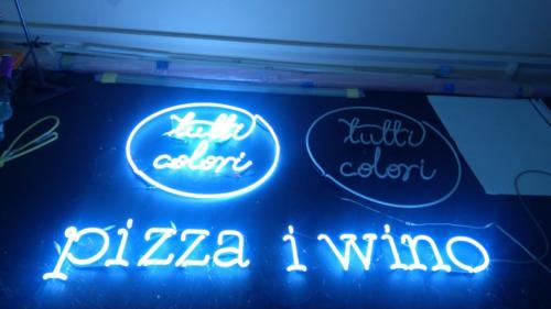 neon pizza