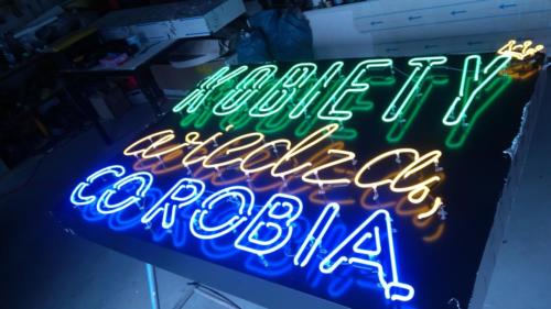 neon Kobiety Wiedzą co robią